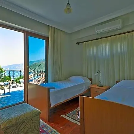 Sleeps 10 Pool Air Con Wifi * カルカン