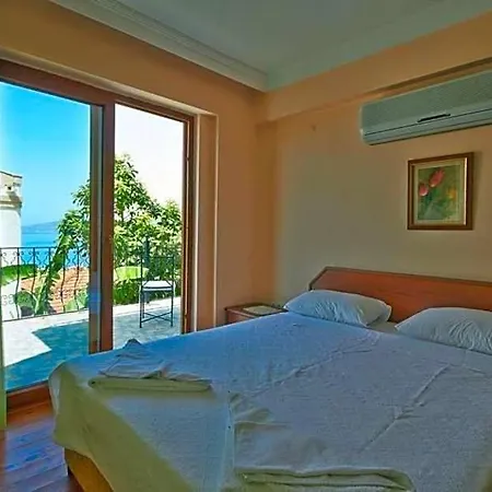ヴィラ Sleeps 10 Pool Air Con Wifi カルカン